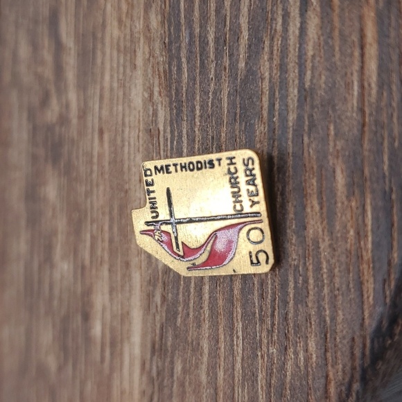 B307 10k unsigned 50th methodist church collectible pin brooch lapel - Picture 2 of 2